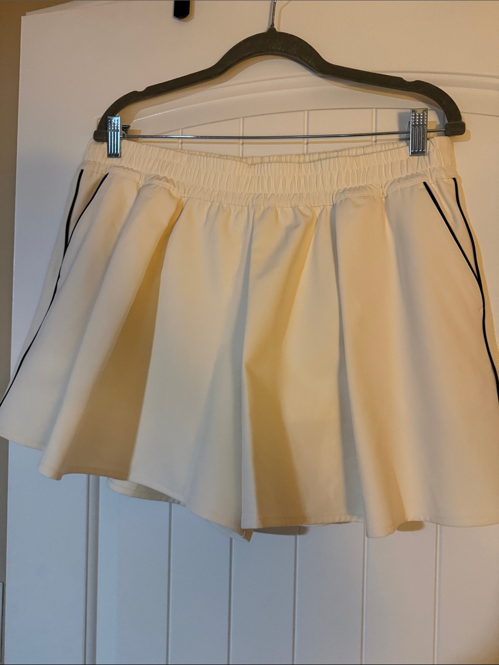 Calia Women's Cream Tennis Shorts with Black Piping - NWOT